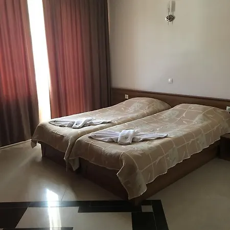 Family Yola Отель Чепеларе