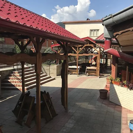 Family Yola Чепеларе