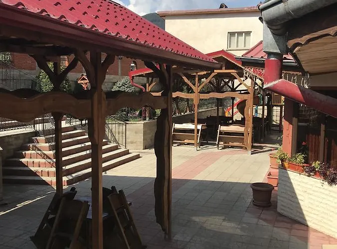 Family Yola Chepelare